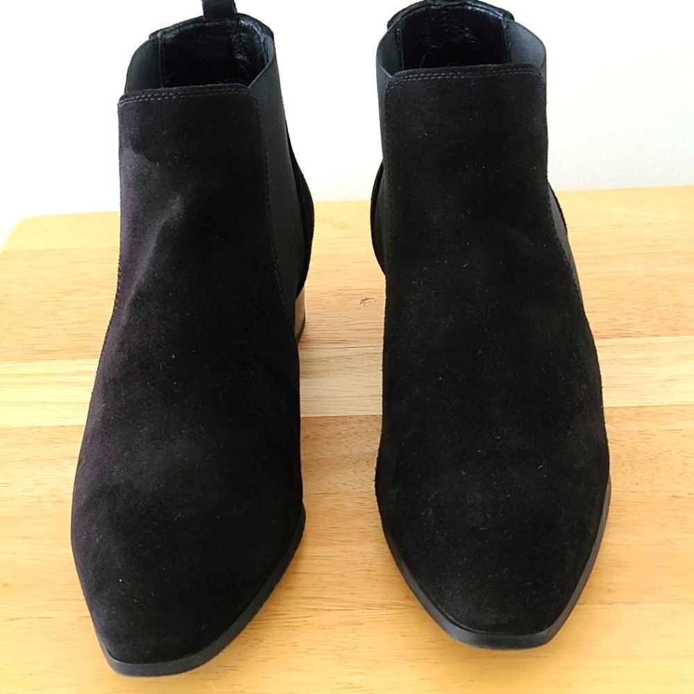 Aquatalia Black Suede Chelsea Ankle Boots Size 8 Made in Italy EUC Dust Bag